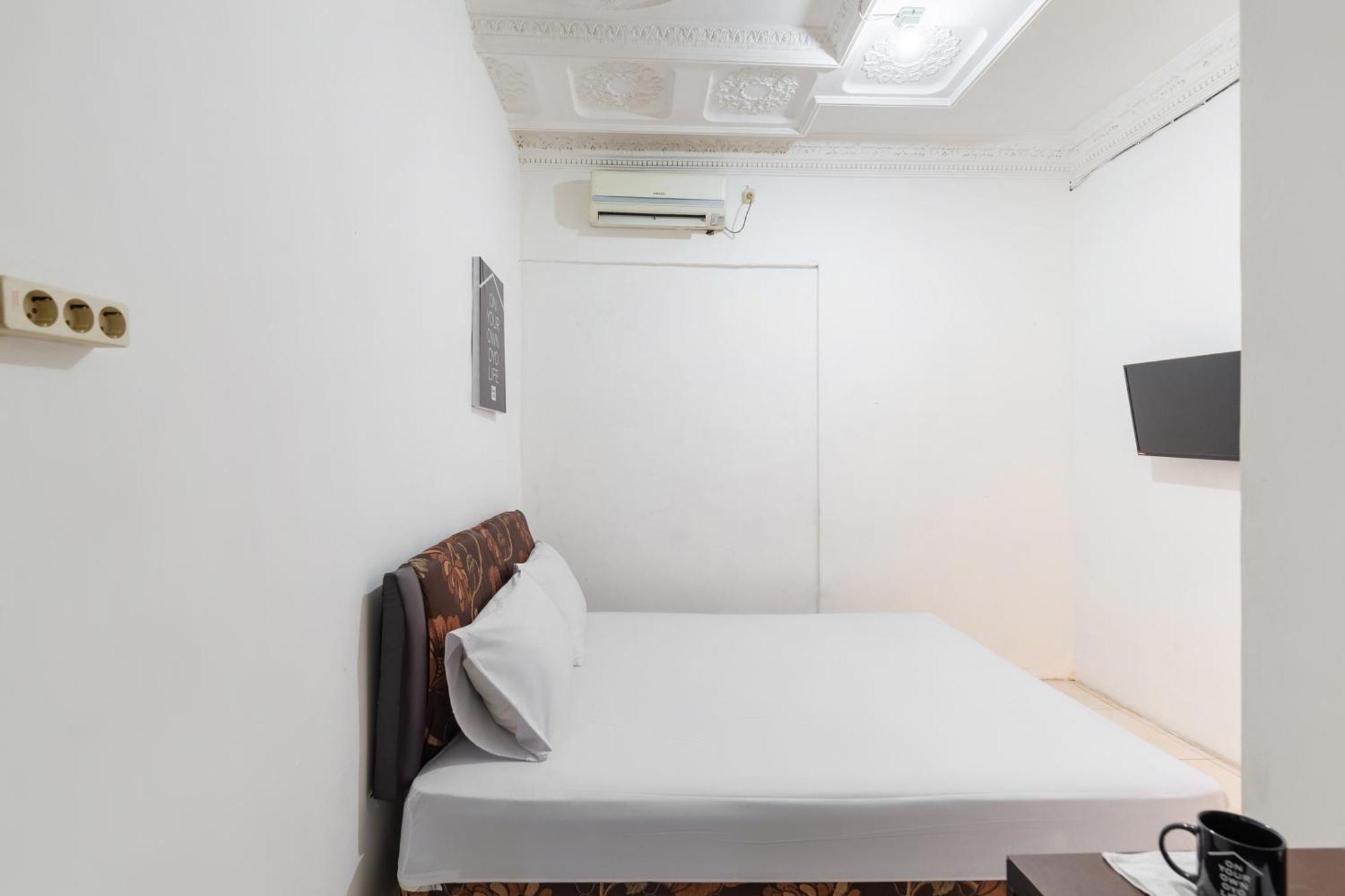 Oyo 1102 Griya Aisyah Syariah 1 Surabaya Luaran gambar